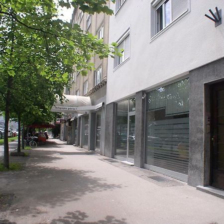 Apartment Red Square Ljubljana Exterior photo